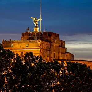 Serafino 2*, Rome Italy